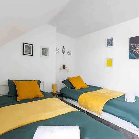 Cosy 3 Bed- Pet Friendly-free Parking-city Centre شقة ليدز